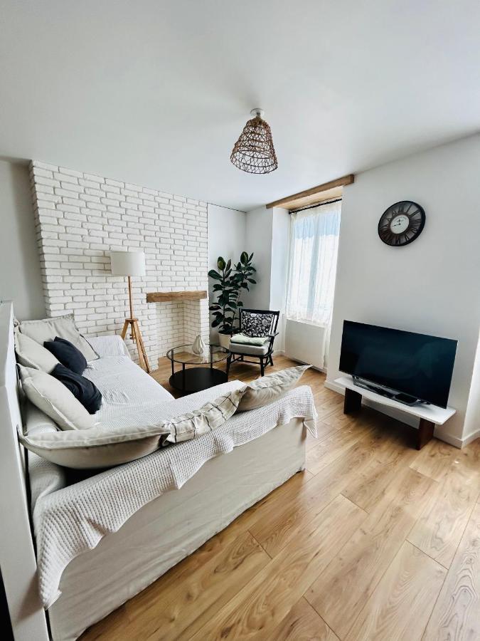 Appartement Cottage Au Coeur De Nemours Esterno foto